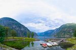 Boote am Seeufer - Boats on the lake shore