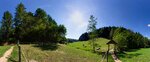 270 Grad Panorama einer Schwarzwaldlandschaft bei Schuttertal (Ortenaukreis, Baden-Württemberg) mit blauem Himmel